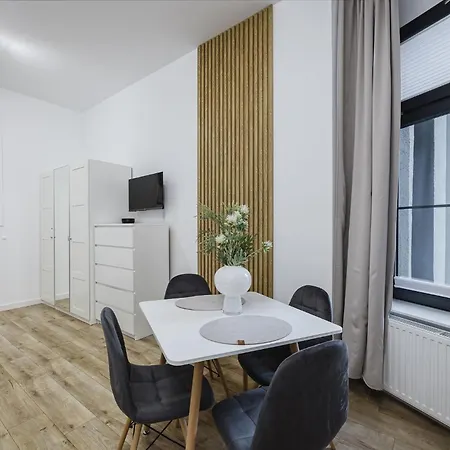Center By Kramm - Mieszkanie W Sercu Poznania Apartman